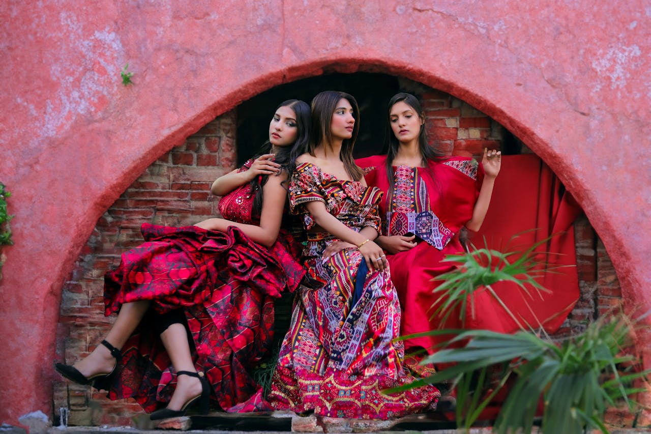 Read more about the article Style Revolution: Elevate Your Wardrobe with These Hot Trends.